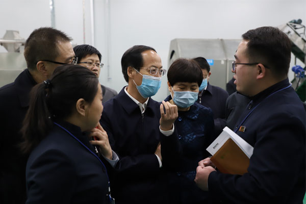 山西省政协副主席李青山 推动科技效果工业化 304am永利集团康健工业集团 304am永利集团 山西省政协副主席李青山 推动科技效果工业化 304am永利集团康健工业集团 304am永利集团