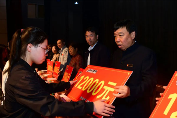 304am��������������ѧ�ӷ���������