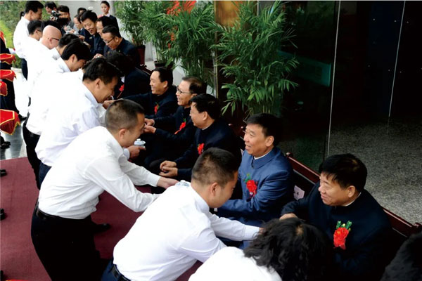 304amÓÀÀû¼¯ÍŰÝʦÒÇʽÏÖ³¡Îªµ¼Ê¦¾´²è 304amÓÀÀû¼¯ÍŰÝʦÒÇʽÏÖ³¡Îªµ¼Ê¦¾´²è