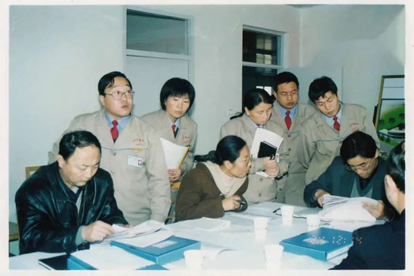 2002年凝心聚力学习GMP认证知识 2002年凝心聚力学习GMP认证知识