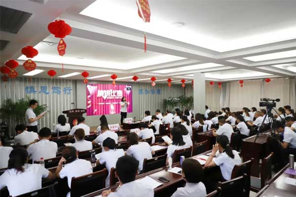 ¡°ºëÑïÕýÄÜÁ¿¡±Ñݽ²½ÇÖðÏÖ³¡ ¡°ºëÑïÕýÄÜÁ¿¡±Ñݽ²½ÇÖðÏÖ³¡