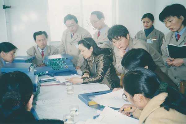 20028GMP֤ר304amҩ